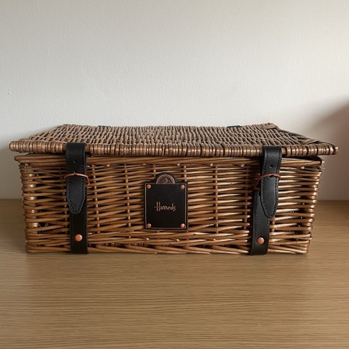 Harrods Wicker Picnic Hamper Basket Storage Box 43x27x16cm - Picture 3 of 7