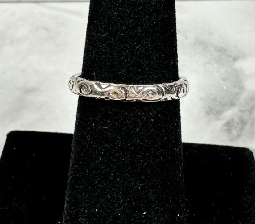 Sterling Silver Thin Scroll Ring - Size 6 - image 1