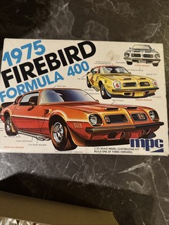 MPC 1975 Firebird Formula 400 1/25 Unassembled Plastic Model Kit