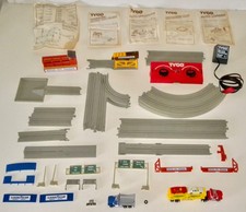 Vintage TYCO 3209 US-1 MOTOR CITY TRUCKING w/ 2 Slot Trucks, Track Accessories