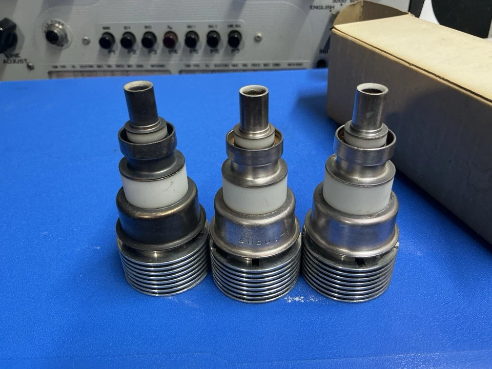 Lote de 3 tubos electrones fuertes Eimac 3CX100A5 - Buenos tubos Foto 4 de 4
