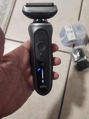 Braun 7171cc Series 7 rasoio elettrico Wet/Dry - Foto 4 di 12