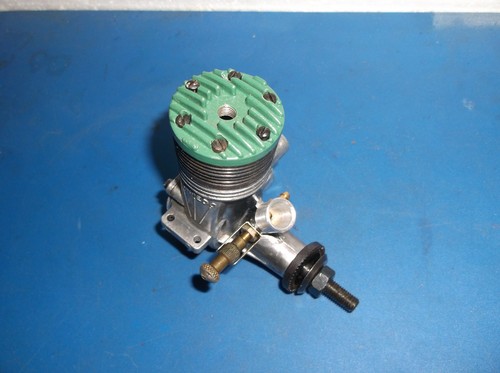 NICE CONDITION Torpedo K&B .35 GREEN HEAD CONTROL LINE MODEL Airplane Engine - Picture 3 of 6