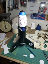 Upscale Star Snoop Estes Goonybirds Flying Model Rocket kit 2.6 dia, 14in tall.