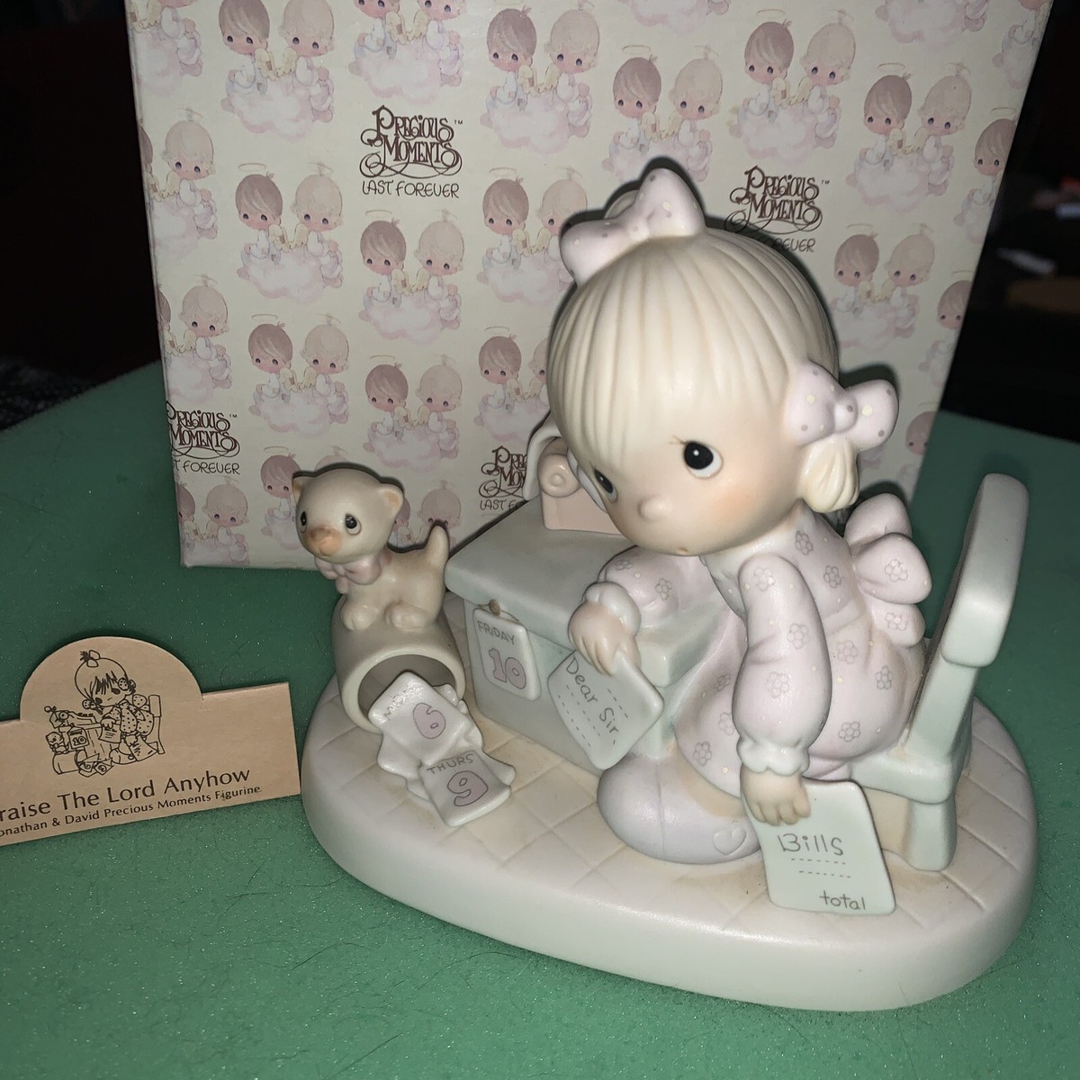 Precious Moments Praise the Lord Anyhow E-9254 1982 Girl desk cat