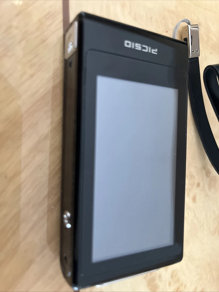 JVC Picsio GC-FM2 HD Camera In Orig Box Charger And Manual -clean - Image 2 of 4