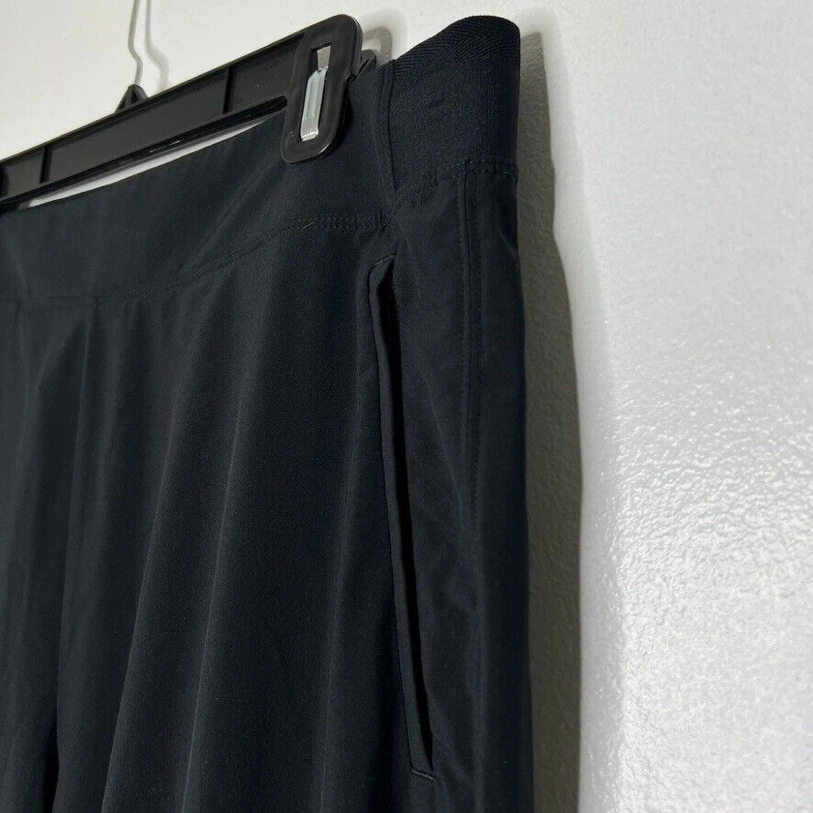 Athleta Women’s Black Pants Size 14 Softshell Winter Stretchy Outdoor Wear