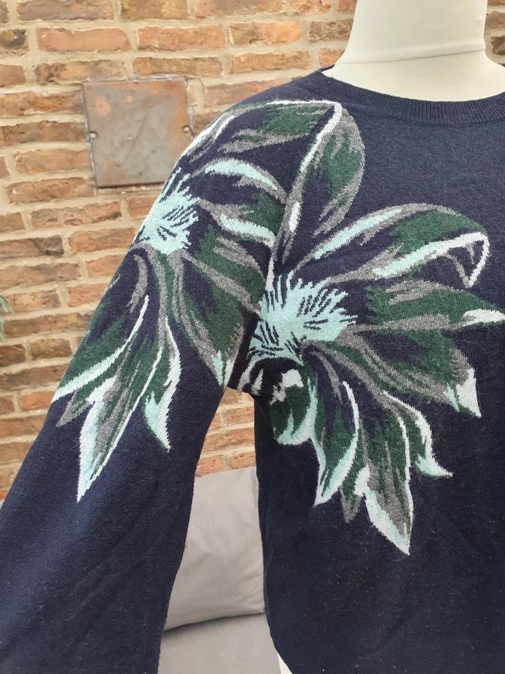 Jigsaw alpaca & Wool blend Intarsia Jumper size large navy blue flower - Image 2 of 4