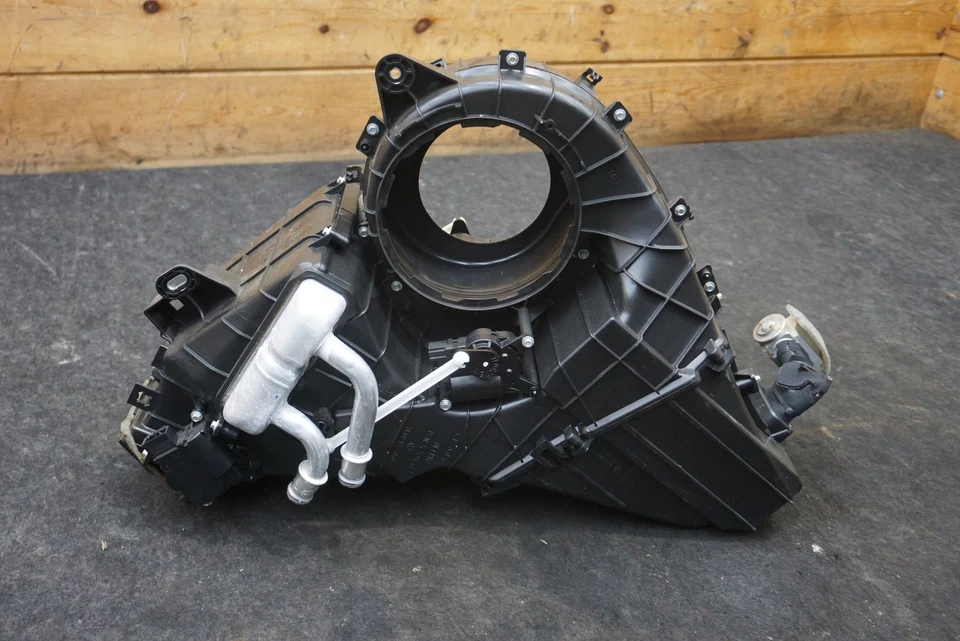 Conjunto de elemento central calefactor de aire acondicionado trasero OEM 7L0819032A Volkswagen Touareg 2004-17 Foto 3 de 4