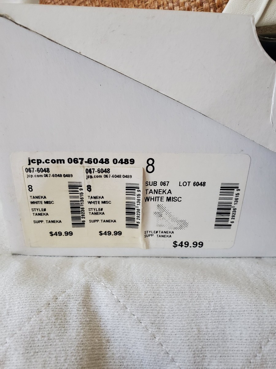 Size 8 Women's - Call It Spring Taneka Wedge Heel White View 3