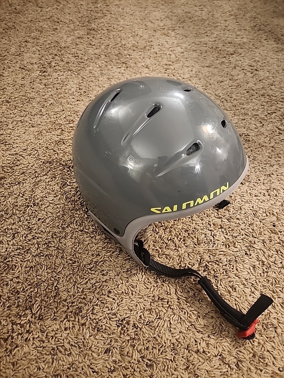 Casco da neve Salomon Jaws XL grigio antracite sci snowboard ventilazione regolabile