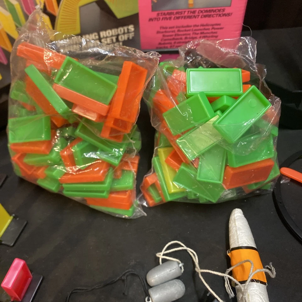 Juego Domino Rally Neon Super Deluxe INCOMPLETO Vintage 1990 Pressman Foto 4 de 4