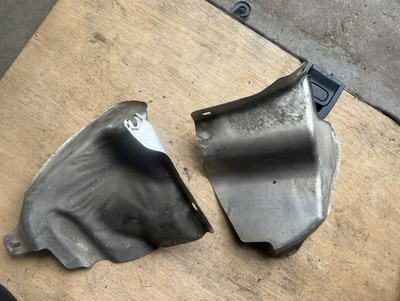 Audi A4 8H B6 Hitzeschild für Zahnstange links 8E0422703D +  8E0422704A