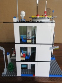 LEGO CITY POLICE STATION 7498 box manual DISCOUNT SHIPPING AVAILABLE PLEASE READ