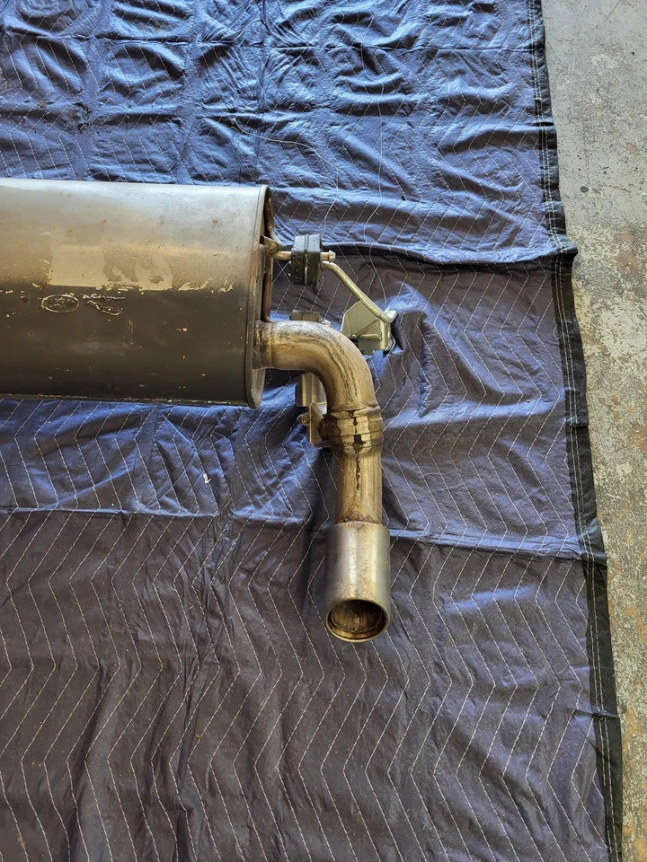 Silenciador de escape y tubo Land Rover Discovery Sport 2019 2,0 L AWD usado OEM Foto 2 de 4