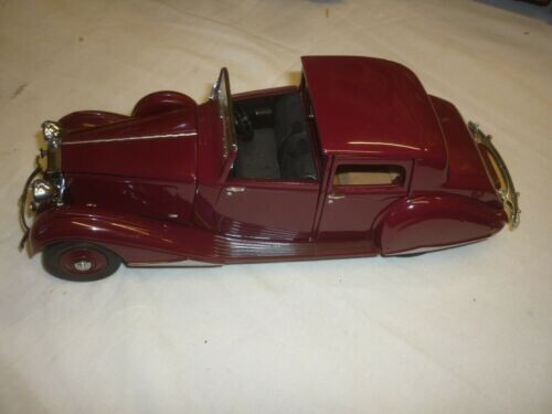 Danbury Mint 1938 Rolls Royce Phantom II Sedanca De Ville 1/24 Diecast - Picture 2 of 3