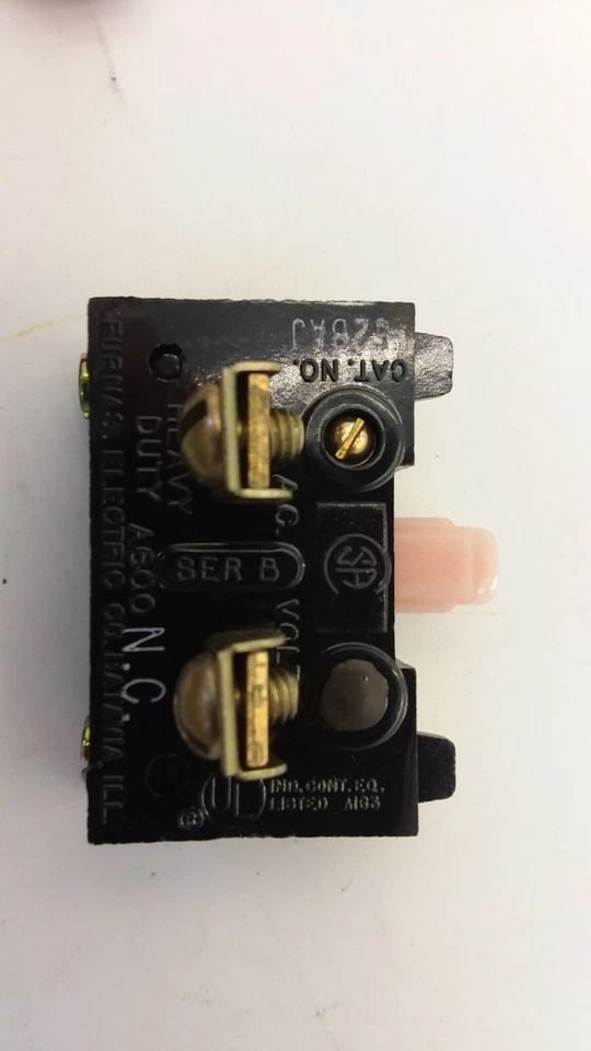 FURNAS 52 BAJ  ACTUATOR/INDICATOR CONTACT BLOCK  NIB - Image 2 of 3