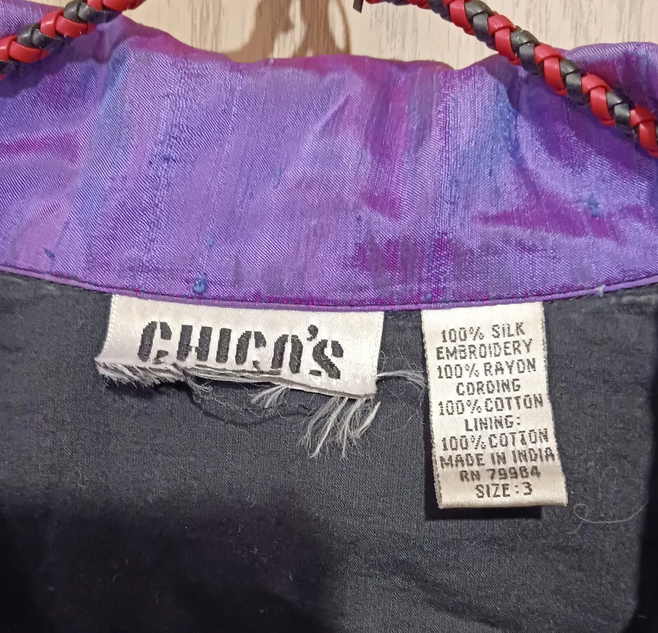 Chico's 女式丝绸夹克,尺寸 3 XL 紫色红色黑色刺绣纽扣西装外套 — 第 2/4 张图片