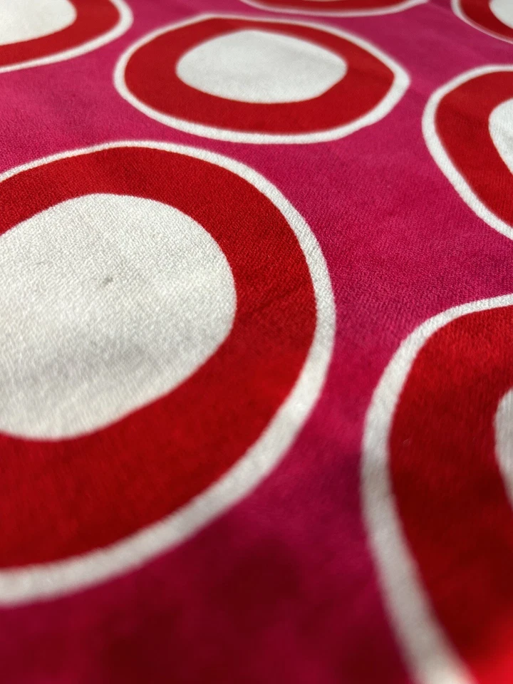 Fundas de almohada Ikea Hedda Cirkel Euro terciopelo rojo blanco círculos 2-26x26 Foto 4 de 4
