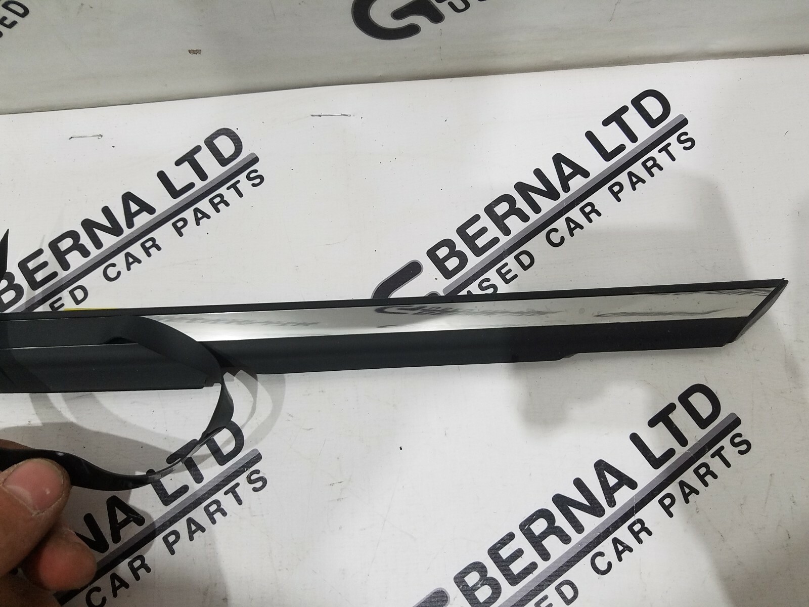 GENUINE SSANGYONG TIVOLI 2015-2021 FRONT LEFT SIDE DOOR CHROME 