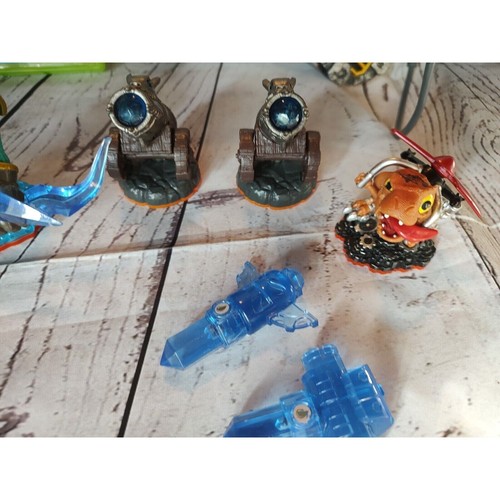 Skylanders Trap Team Game 6 Figures 2 Crystals And Portal Lot - Picture 9 of 9