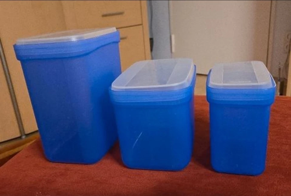 3x blaue Tupperware Dose mit Schwingdeckel plus 1x Schüttelbecher MixFix - Bild 2 von 4