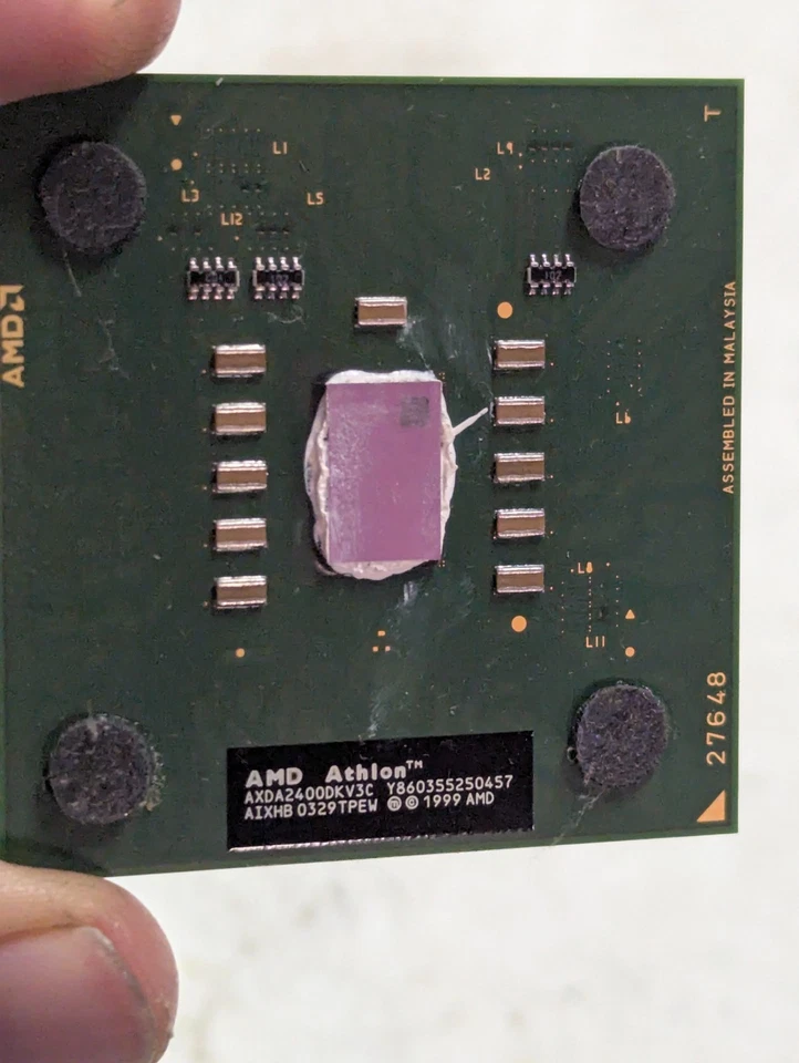 AMD Athlon XP 2400+ AXDA2400DKV3C Socket A Thoroughbred-B Processor - Image 2 of 3
