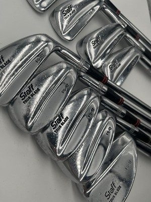 Wilson Staff FG17 Tour Blades 3-Sw + Eisen 1 Golfschläger Vintage Dynamic Gold