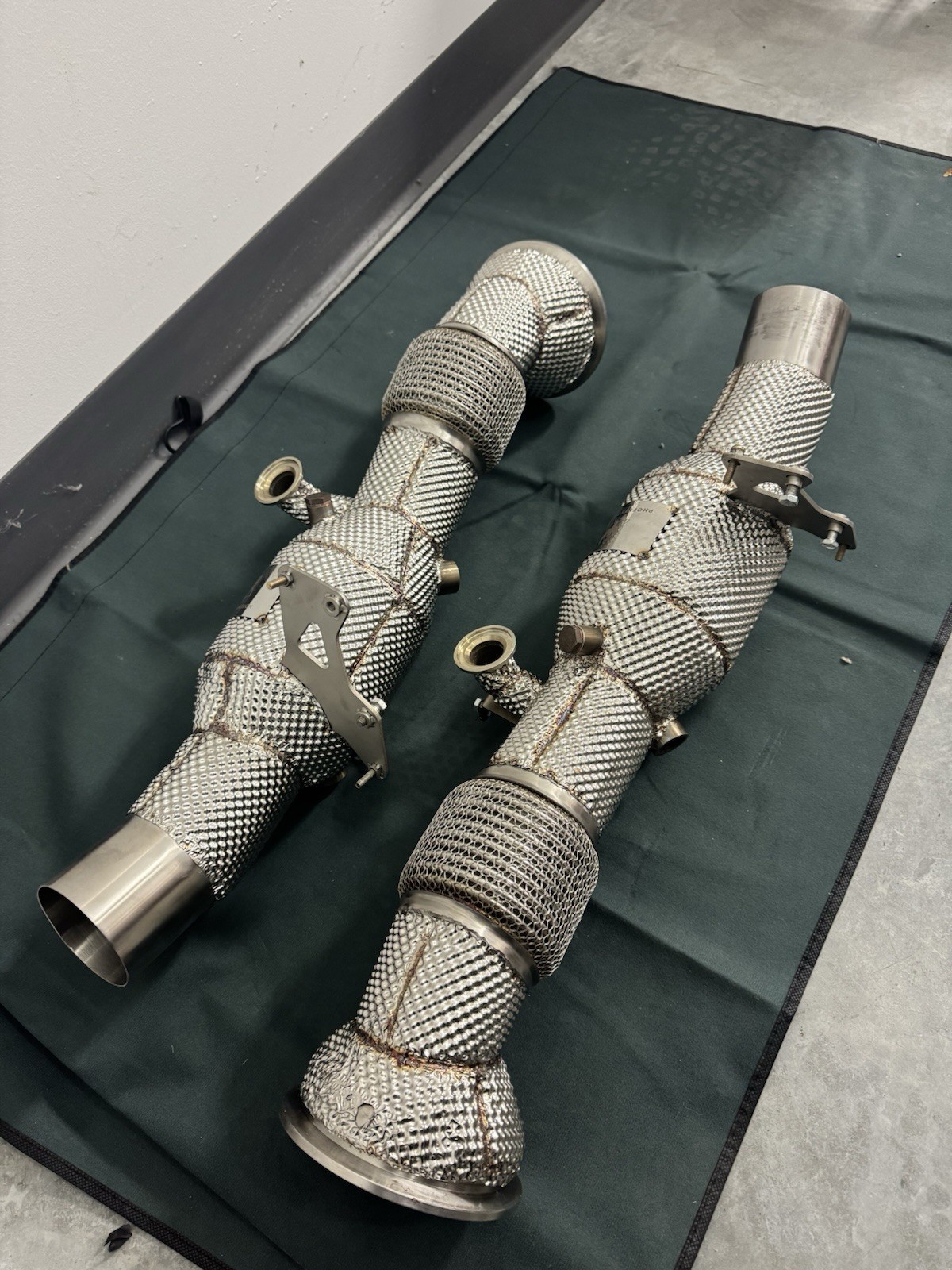 Ferrari 296 Catalytic converter