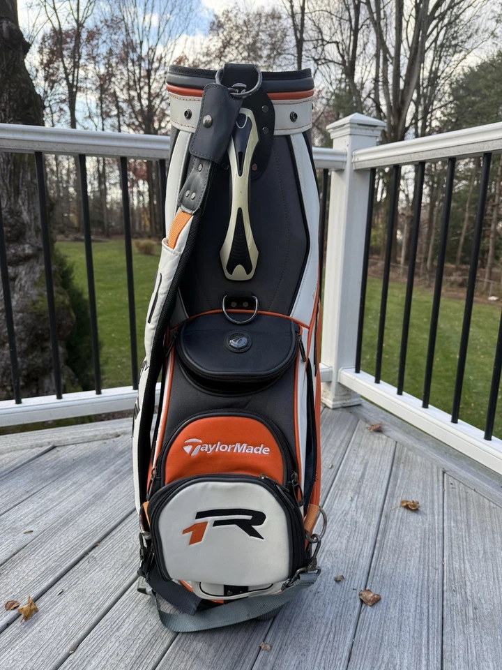 Bolsa Taylormade R1 Aston Martin Hugo León - PRO TOUR Staff - Imagem 4 de 4