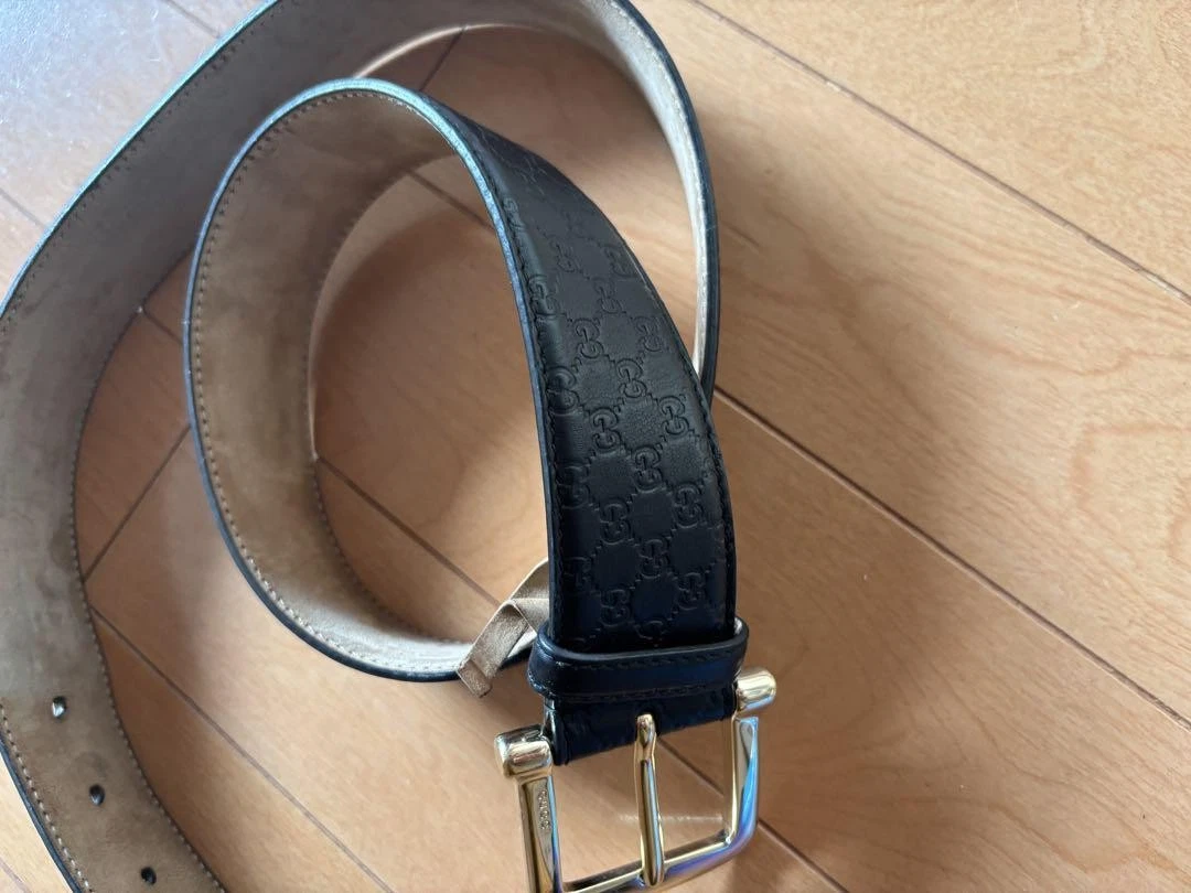 Ceinture noire logo GUCCI