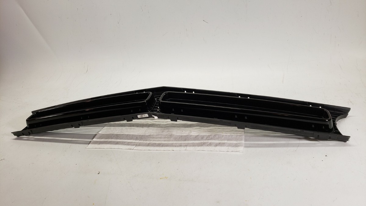 OEM 2015 - 2021 Dodge Challenger Front Upper Grille w Black Trim