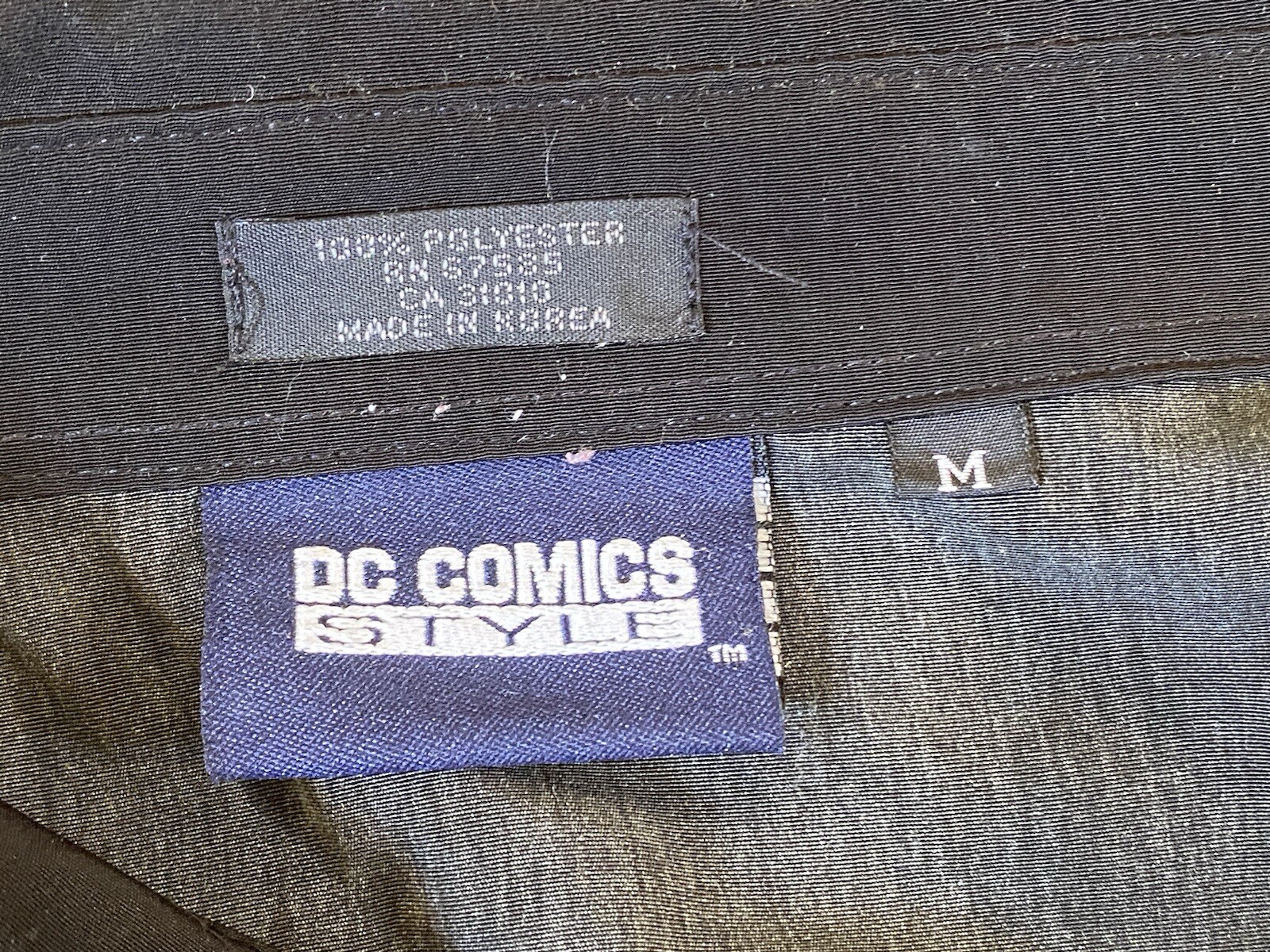 DC Comics Style Polyester Medium Buttoned Down Co… - image 2