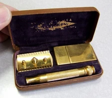 Antique 1920's Gillette Old Type DE Safety Razor Set in Case CLEAN