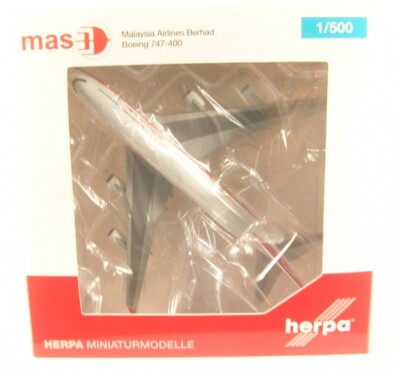 Boeing 747-400 Malaysia Airlines Berhad - Retro colors (Reg. 9M-MPP) 1:500 Herpa