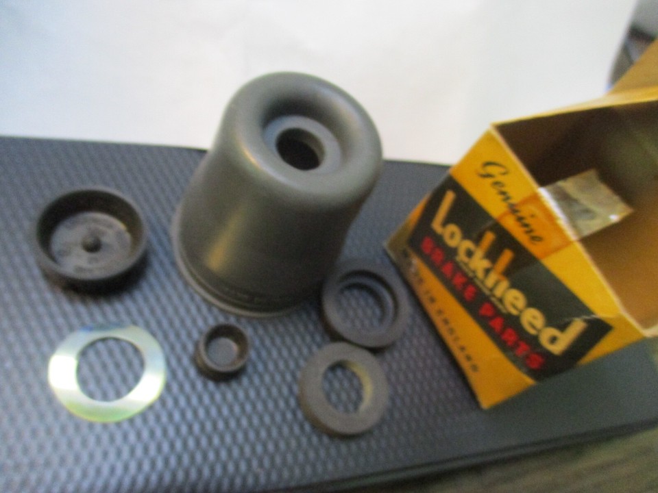 Austin A30, Austin A35 brake master cylinder seal kit Lockheed KL71502 ...