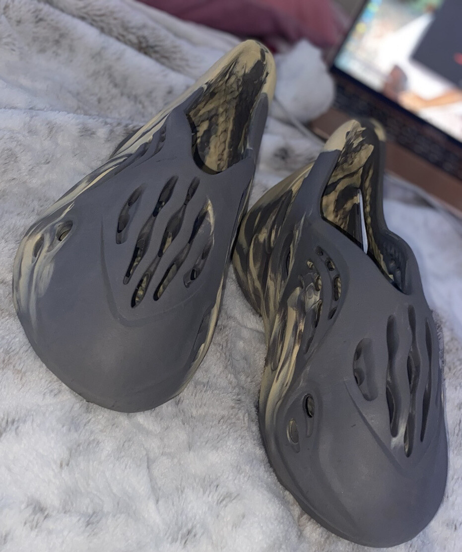 Size 7 - adidas Yeezy Foam RNNR MXT Moon Gray | eBay display picture 2