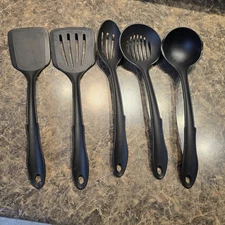 5-Piece Black Kitchen Utensil Set – Heat Resistant Nylon Tools  Made in USA...