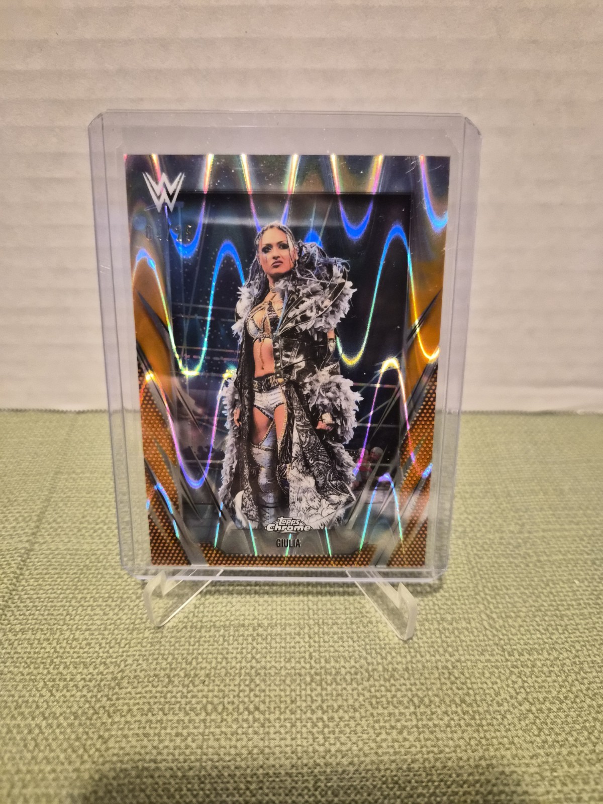 2026 Topps Chrome WWE Giulia Orange Raywave Refractor /25 #169