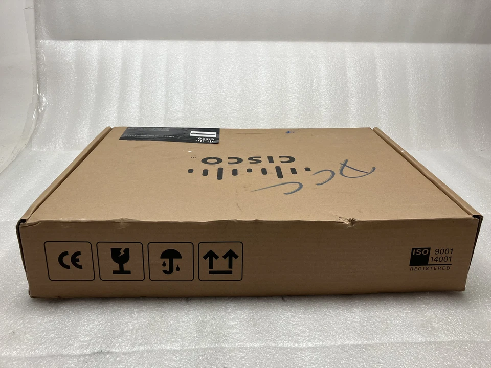 Cisco Small Business 200 Series SLM2048T-NA Smart SG200-50 Gigabit Switch - Image 4 of 4