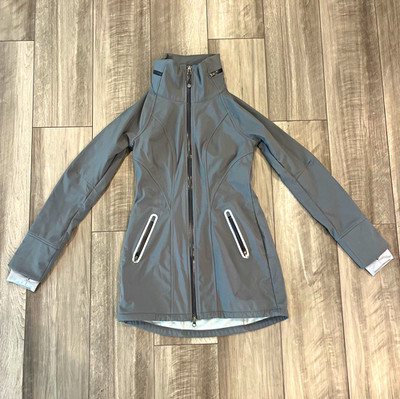 Athleta Women's Gray Softshell Windbreaker Jacket XXS Full Zip Hood Zip Pockets