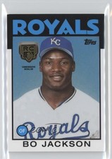 2020 Topps Rookie Card Retrospective Logo Medallions Bo Jackson #RCR-BJ 04qw. rookie card picture