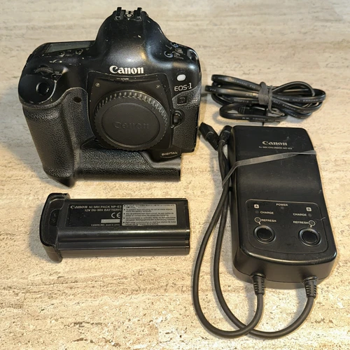 CLEAN - Canon EOS-1D Mark I, 4.1mp CCD, 1D Classic With Battery And Charger