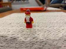 LEGO CLUB Santa Claus Mini Figure Keychain Toys R Us Christmas