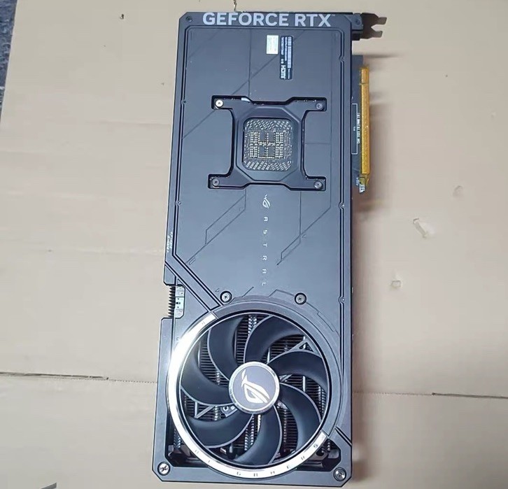 Asus Astral RTX 5090 Cooler + Pcb No Core And VRAM With Box (Ship