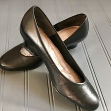 Women  s Body Shoe by Hushpuppies Size 4