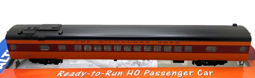 HO WALTHERS 932-9200 1955 TWIN CITIES HIAWATHA MILWAUKEE ROAD 52 SEAT COACH - Picture 2 of 2