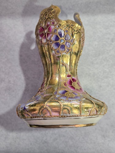 Vintage Nippon Porcelain Vase w/ Hand Painted Raised Flowers - Picture 11 of 11