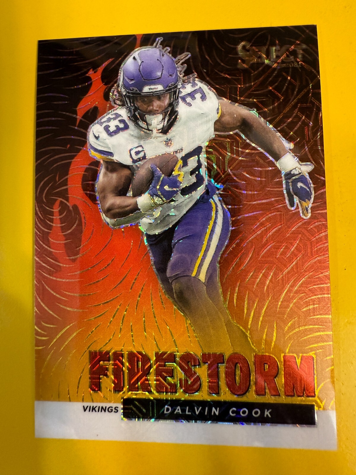 DA97348  2021 Select Firestorm Prizm Gold #11 Dalvin Cook #08/10
