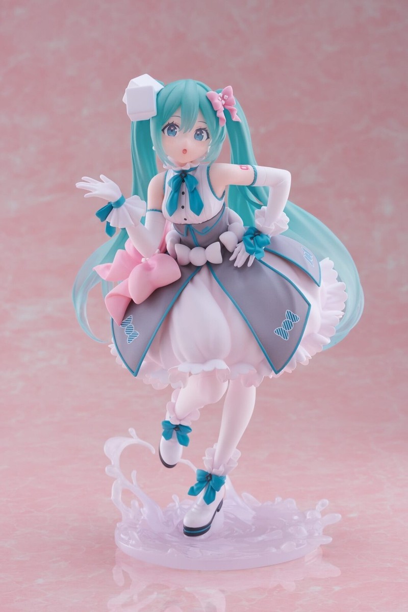 アイドル miku Amazon.com: Hatsune Miku Mega 39's Shiny t.r Ver. Fig. 22 cm